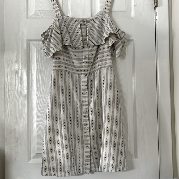 NWT J.O.A. Cold Shoulder Dress in Ivory & Blue | Revolve - Picture 5 of 12